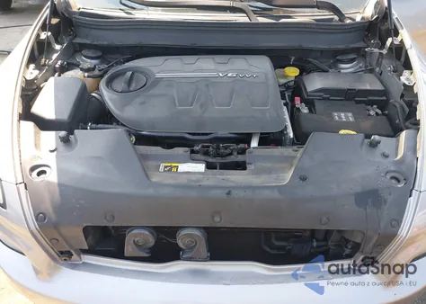 2015 Jeep Cherokee Latitude z USA, uszkodzony, nr VIN 1C4PJMCS2FW789144